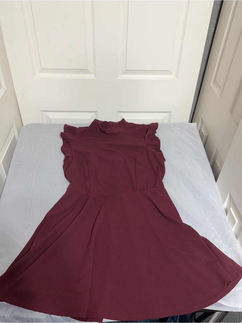 miami‎ Burgundy Ruffle Sleeve Mini Dress